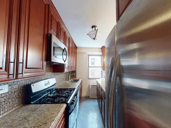 50 West 97th Street image 4 of 7