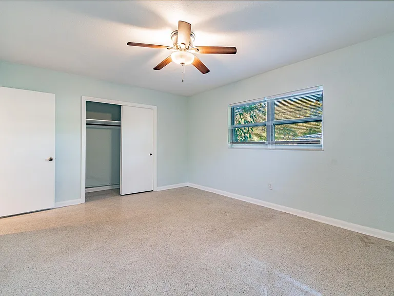 677 Oakwood Dr — Photo 9