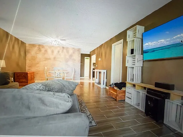 4893 Palm Hill Dr — Photo 6