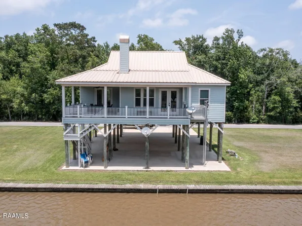 9411 Mako Ln, Abbeville, LA 70510