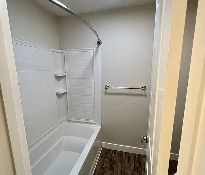33 Hayward Ave #108 — Photo 17