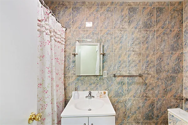 Rented by Douglas Elliman | media 7