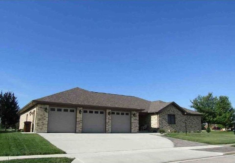 1st image of 113 Aspen Dr