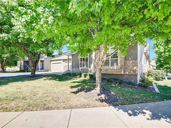 11252 S Summit St, Lenexa, KS 66215