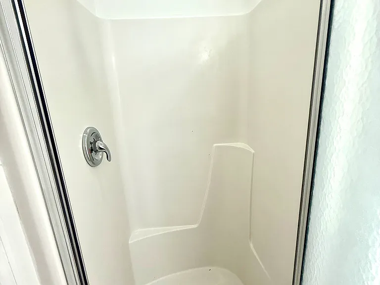 1241 Ermine St E — Photo 15