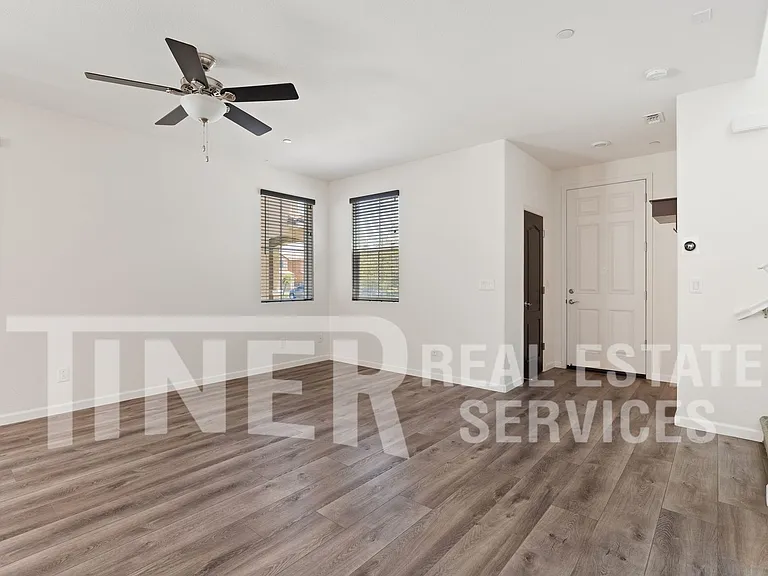 3027 Club Center Dr — Photo 4