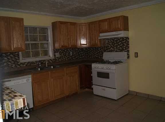4th image of 3151 Granby Ave