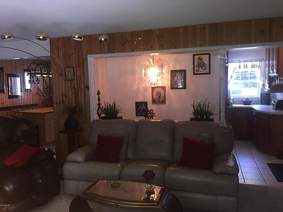 5th image of 8005 S 80th Ave