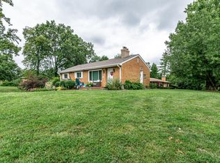 910 Lakeside Dr, Cincinnati, OH 45231