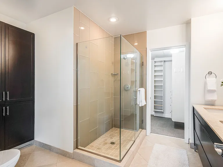 2033 2nd Ave #1010 — Photo 15