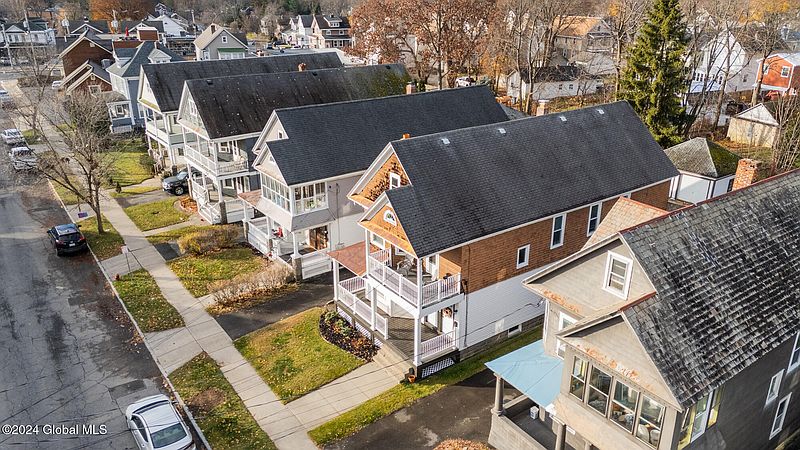 2nd image of 1029 Baker Avenue
