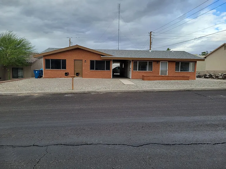 2975 Aladdin Dr — Photo 1