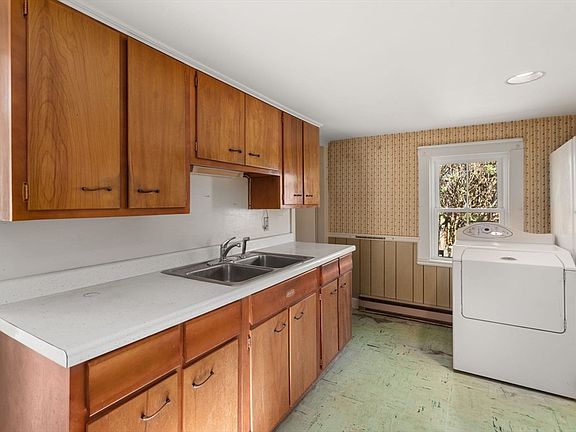 5th image of 6 Highland St