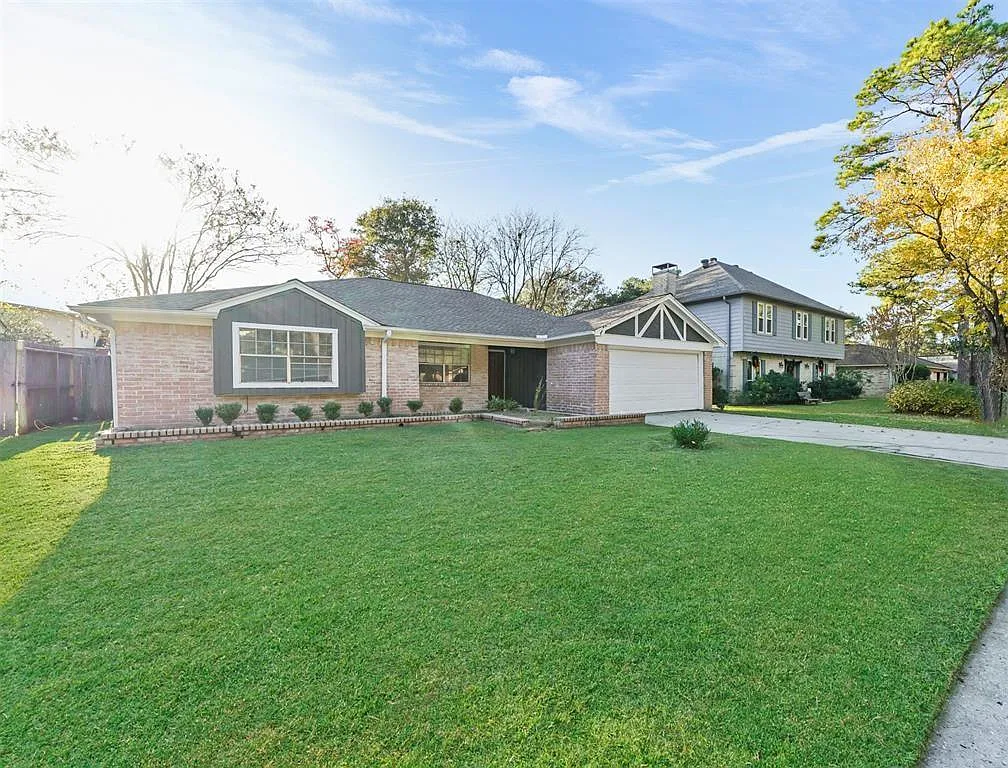 Building Photo - 17311 Seven Pines Dr