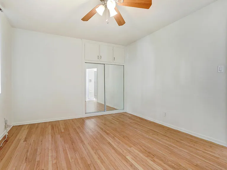 Hayworth Avenue Apartments — Photo 29