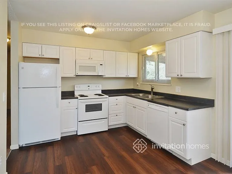 1530 S Salida Way — Photo 5