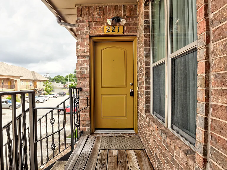 1812 Alameda St #221-1-221 — Photo 4