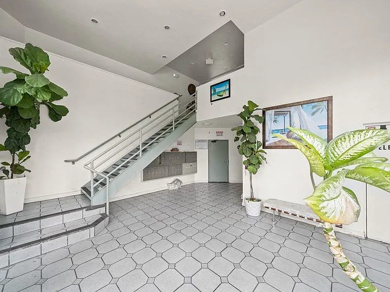 730 Pine Ave. — Photo 13