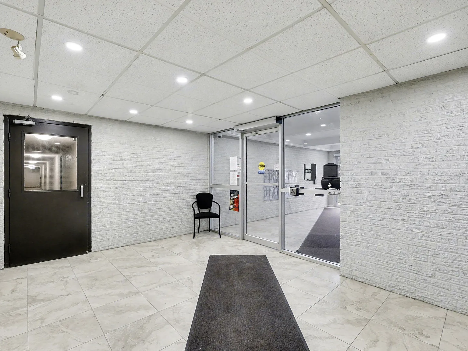 Elgin Woods Apartments — Photo 4