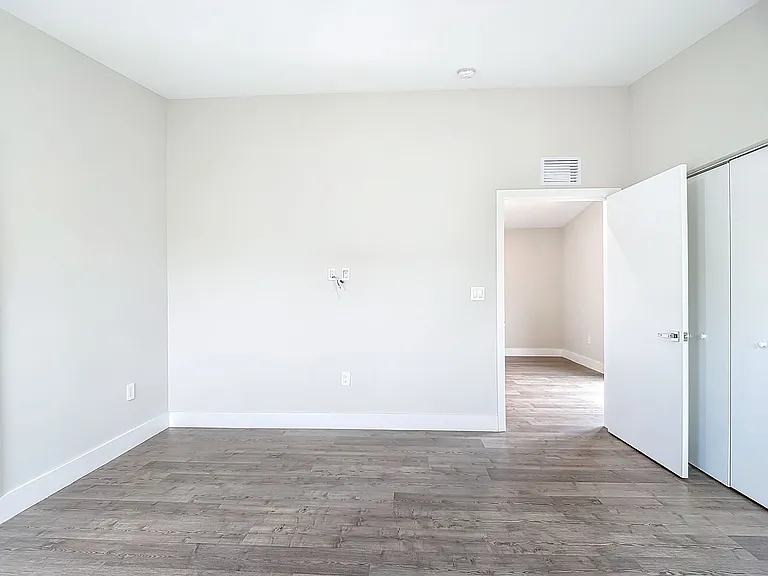 2505 Storter Ave — Photo 22