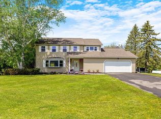 5881 Fieldstone Dr, Cazenovia, NY 13035