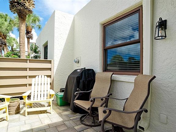 3rd image of 401 Palm Tree Dr
