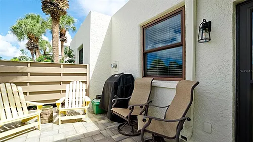 401 Palm Tree Dr Photo 1