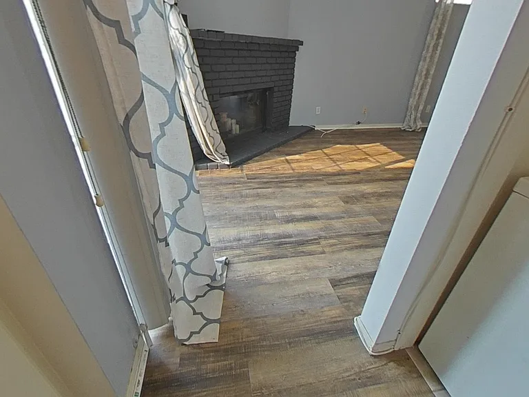Hallway between two bedrooms