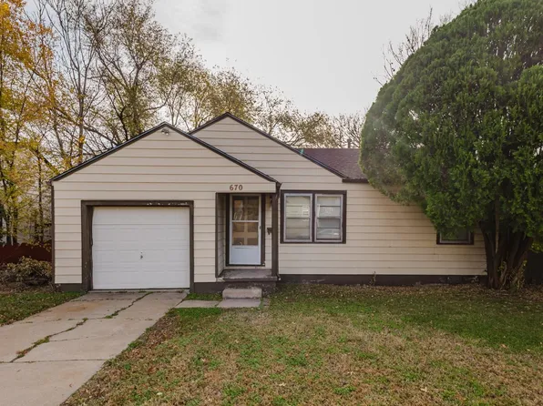 670 S Barlow St, Wichita, KS 67207