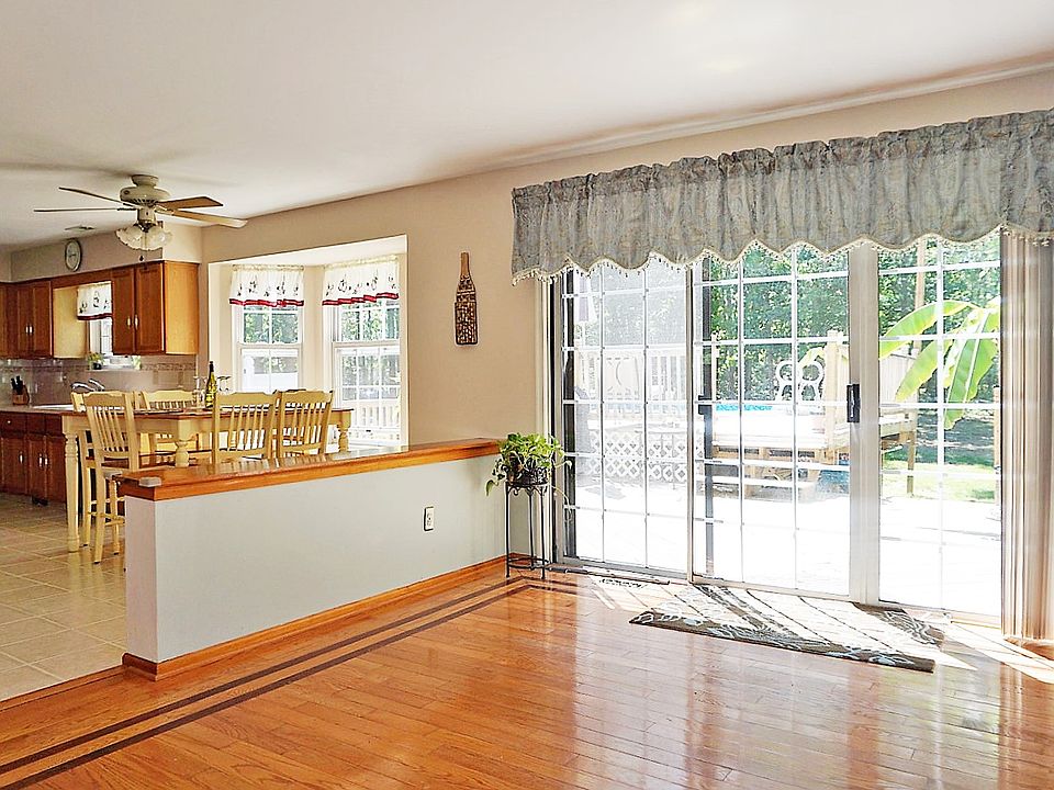 1st image of 1644 Woodland Dr