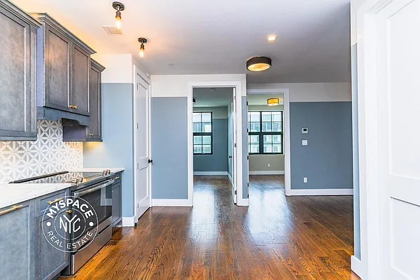 Rented by MySpaceNYC | media 13