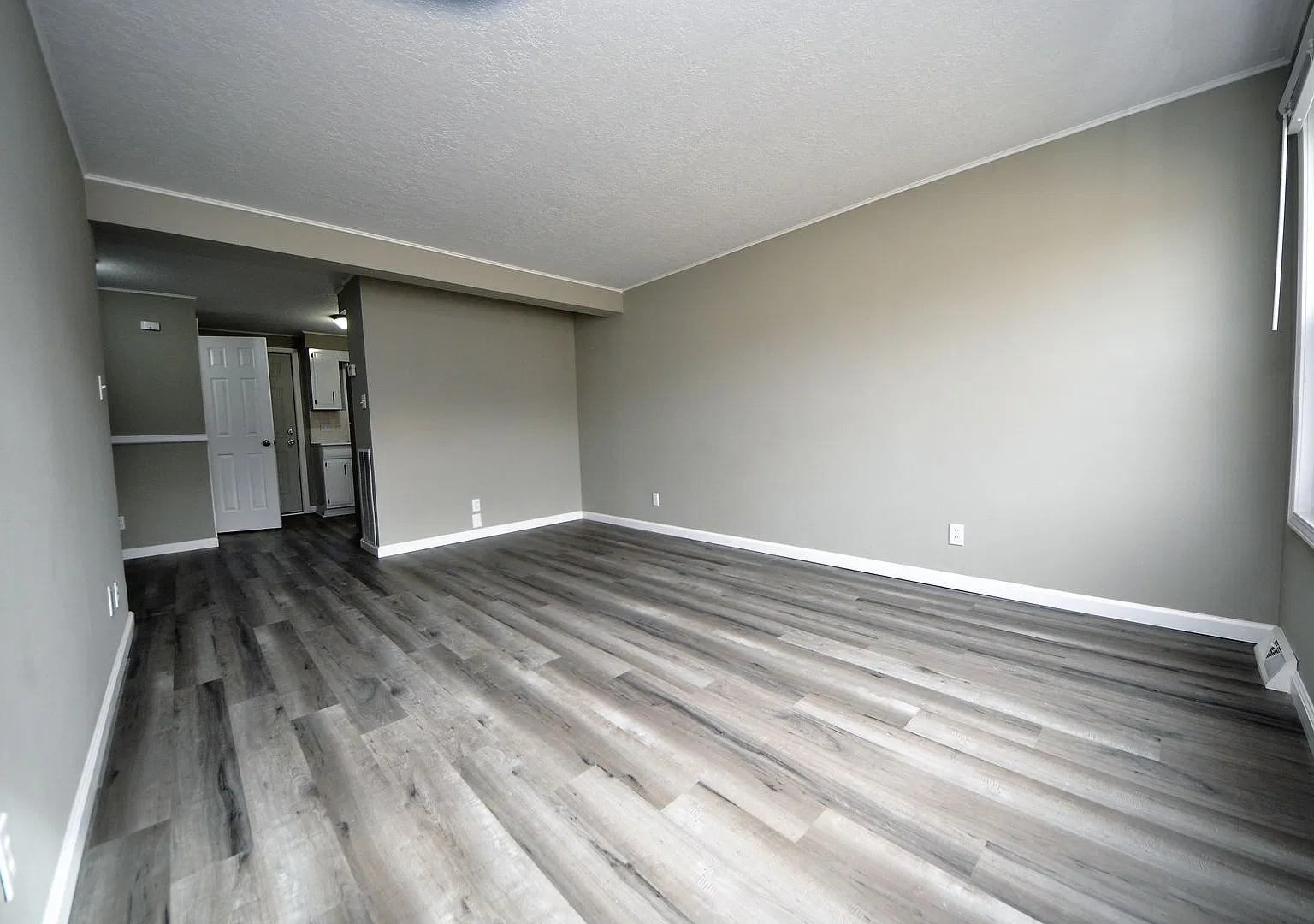 Recently Renovated 2 Bedroom 2.5 Bathroom Townhome — Photo 3