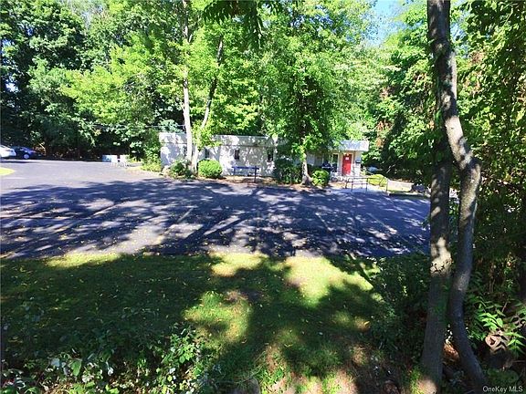 2nd image of 456 Gidney Ave
