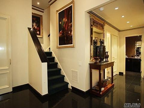 5th image of 43 Rolling Hill Ln