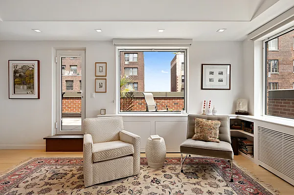 Sold by Compass | media 22