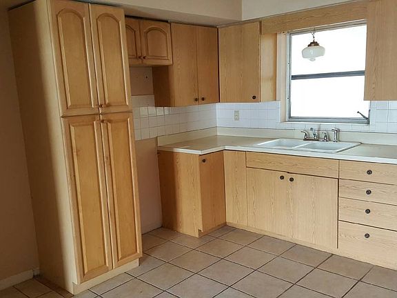 4th image of 7305 Dianne Dr