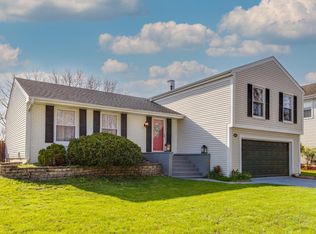 304 Spring Ln, Vernon Hills, IL 60061