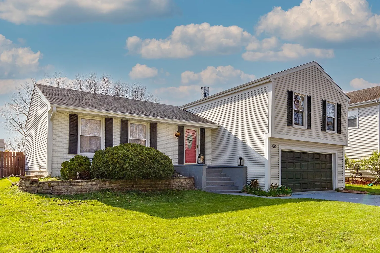 304 Spring Ln photo 1