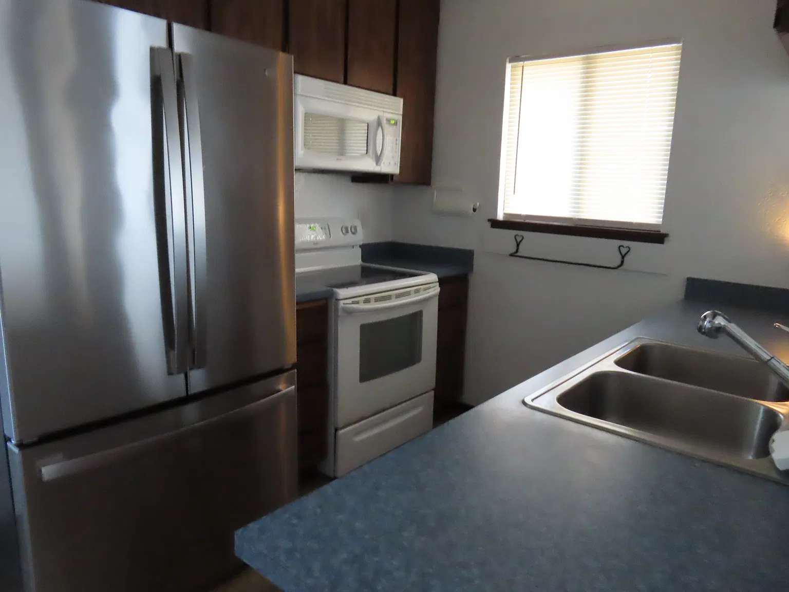 2 bed, 900 sqft, $1,400 — Photo 4