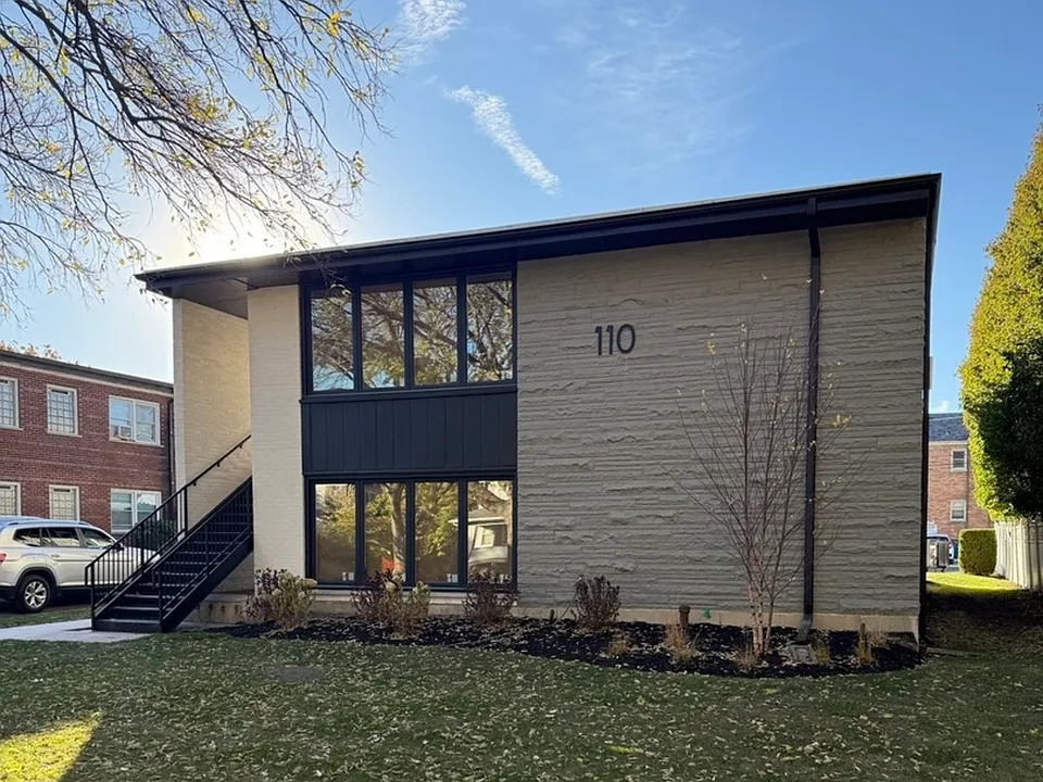 110 N Willow Rd #4