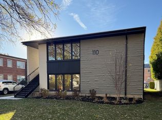 110 N Willow Rd APT 4, Elmhurst, IL