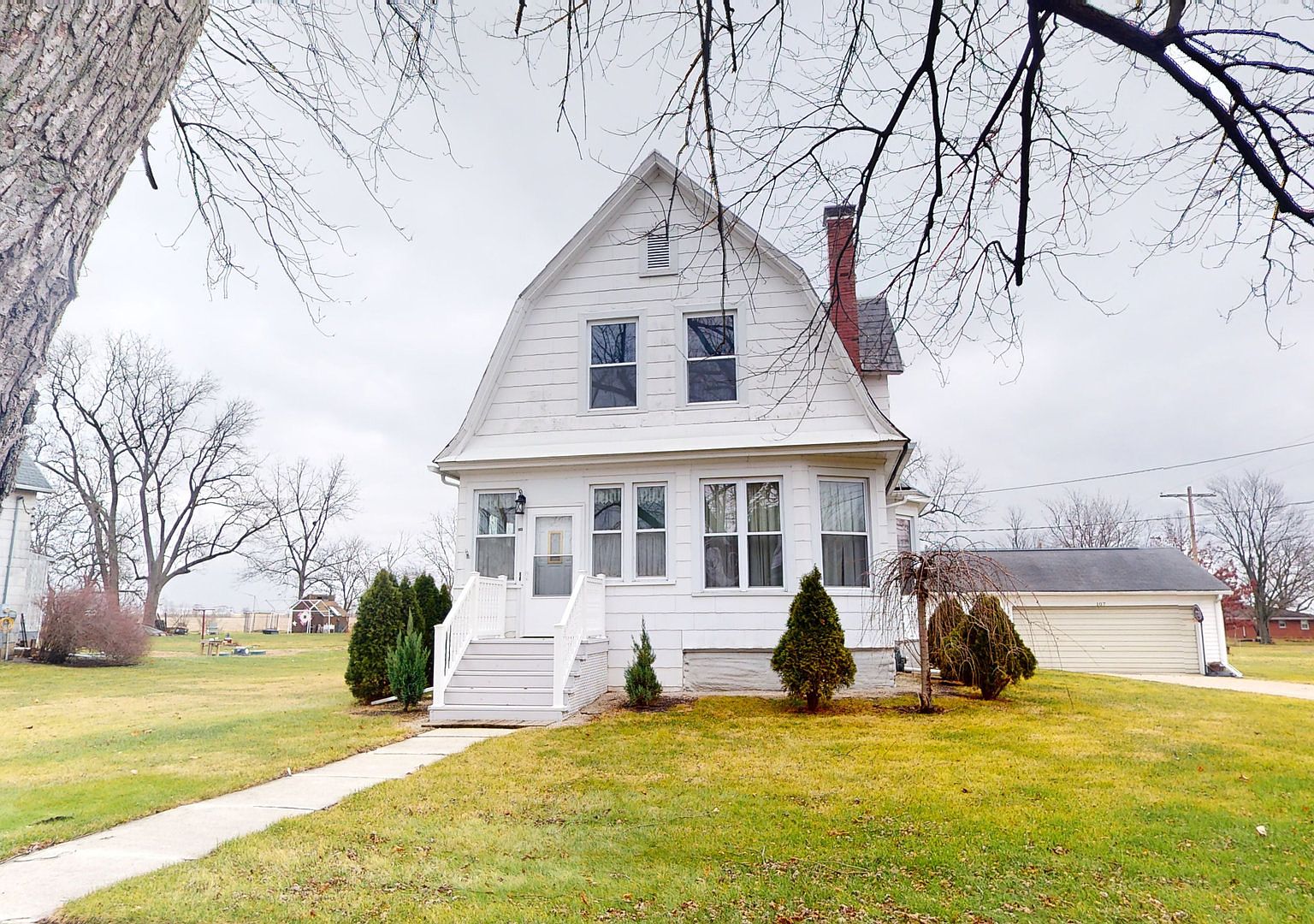 107 N Franklin St, Sibley, IL 61773 Zillow