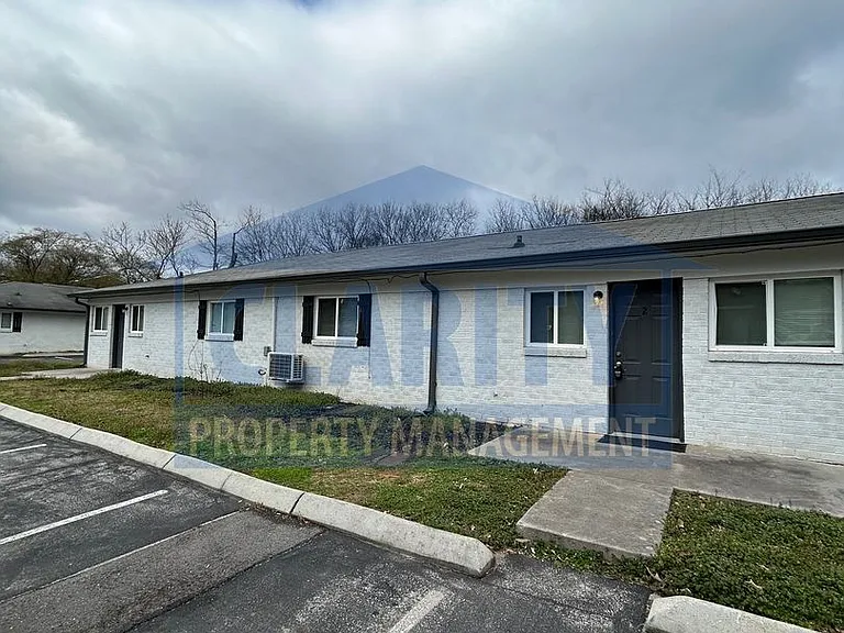 1709 Clemmer St NE — Photo 2