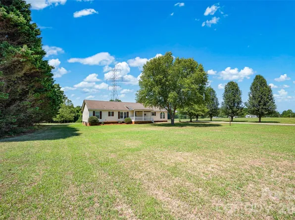 766 Midway Rd, Statesville, NC 28625