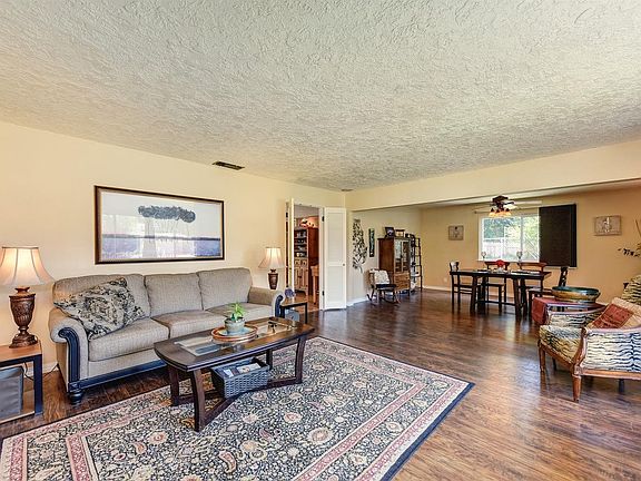 5th image of 9133 Orangevale Ave