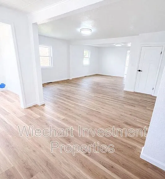 409 Gibbs Ave — Photo 5
