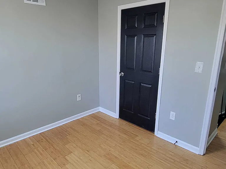1611 N Durham St — Photo 11