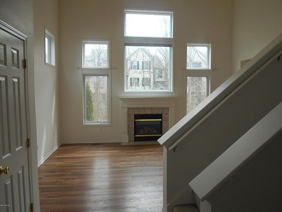 3rd image of 5446 Boxwood Ct SE
