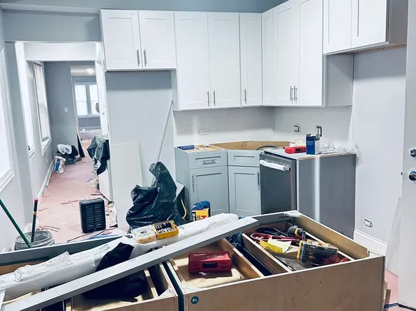 4450 N Sheridan Rd, Chicago, IL 60640