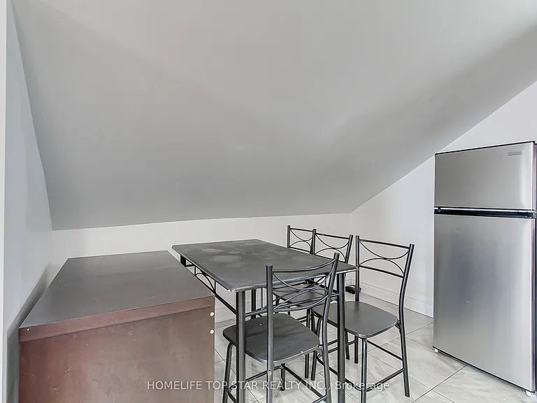 17 Royal St #UPPER — Photo 14